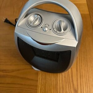 Feature Comforts Portable Ceramic Heater 1500 Watts Auto Safety Shutoff